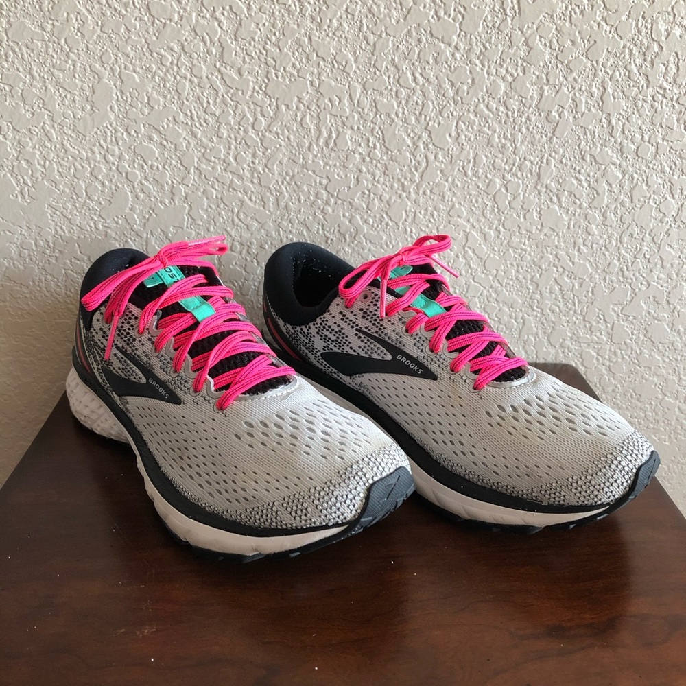 Women’s Gently Worn Brooks Running Shoes